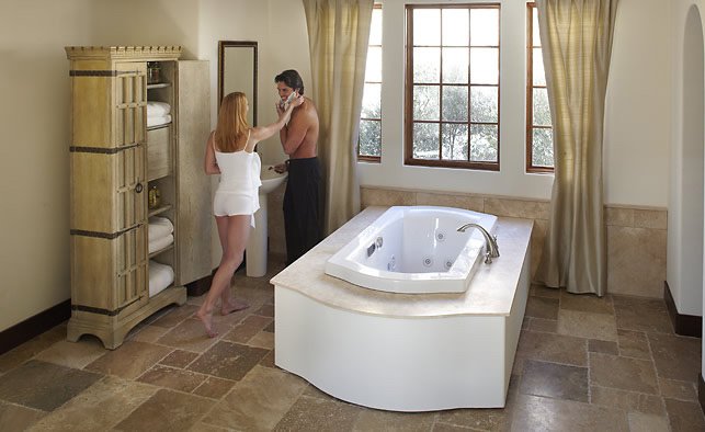 Salerno Luxury Bath